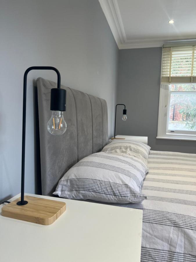 Lovely 2-Bedroom Victorian Flats Londres Extérieur photo